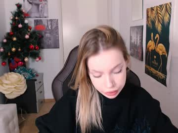 Heyydoraa Chaturbate stream image from December 21, 2024