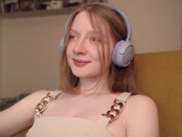 Mollytucker Chaturbate stream image from December 21, 2024