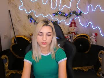 Shybambi_ Chaturbate stream image from December 21, 2024
