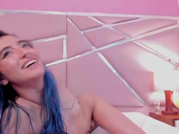 Lunapagee Chaturbate stream image from December 21, 2024