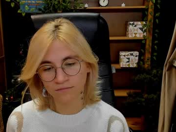 Moon13152 Chaturbate stream image from December 21, 2024