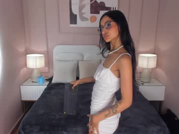Regina_Evans2 Chaturbate stream image from December 21, 2024