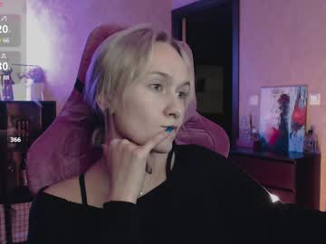 Crstl_Cstls_Glm Chaturbate stream image from December 21, 2024