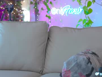 Olive_You_ Chaturbate stream image from December 21, 2024