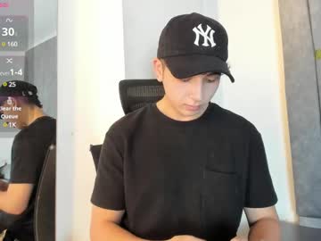 Oliveer_Scott Chaturbate stream image from December 21, 2024
