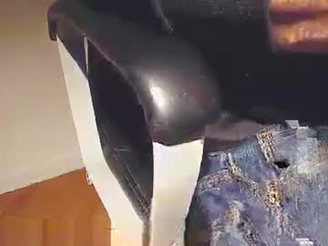 Ezcoda Chaturbate stream image from December 21, 2024