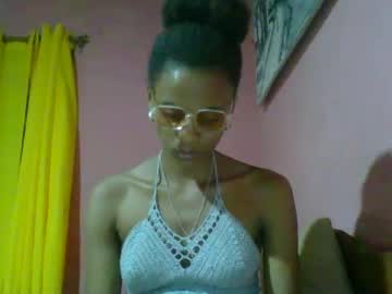 Juliexexy Chaturbate stream image from December 21, 2024