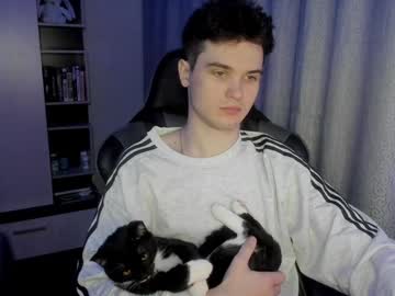 Kyroro_Lucifer Chaturbate stream image from December 21, 2024