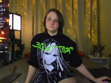 Skylerraynee Chaturbate stream image from December 21, 2024