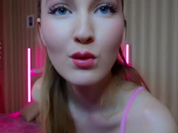 Classy_Blondy Chaturbate stream image from December 21, 2024