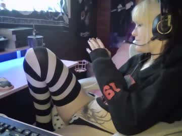 Lilgothmommy Chaturbate stream image from December 21, 2024