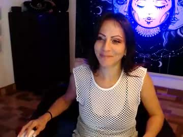 Isabellemoon1 Chaturbate stream image from December 21, 2024