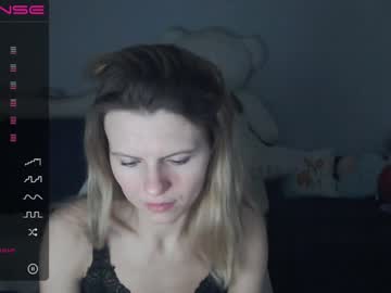 Shy_Moony Chaturbate stream image from December 21, 2024