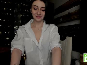 Julia_T_Mog Chaturbate stream image from December 22, 2024