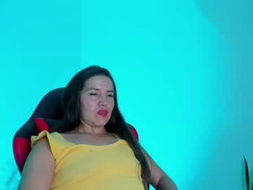 Little_Luscious Chaturbate stream image from December 22, 2024