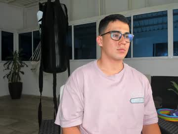 Owengray2_ Chaturbate stream image from December 22, 2024