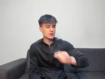 Skinnyguywithbigd Chaturbate stream image from December 22, 2024
