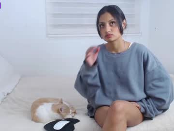 Sweetyiris Chaturbate stream image from December 22, 2024
