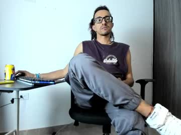 Cresposabroso Chaturbate stream image from December 22, 2024