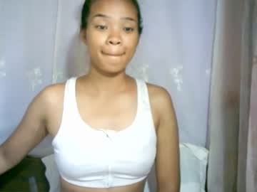 Roxanne_98 Chaturbate stream image from December 22, 2024