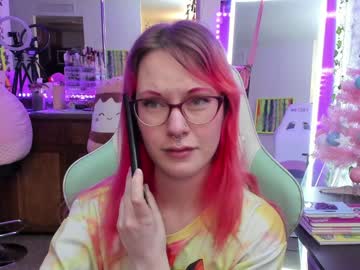 Cheebeezkneez Chaturbate stream image from December 22, 2024
