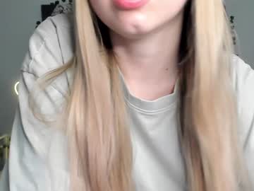 Melissa_Sshy Chaturbate stream image from December 22, 2024