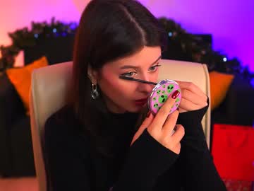 Nicolemoonn Chaturbate stream image from December 22, 2024