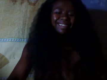 Melanih Chaturbate stream image from December 22, 2024