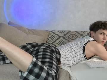 Doedeeer Chaturbate stream image from December 22, 2024