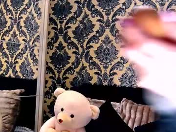 Alyblonde Chaturbate stream image from December 22, 2024