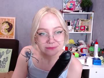 _Sylvia Chaturbate stream image from December 22, 2024