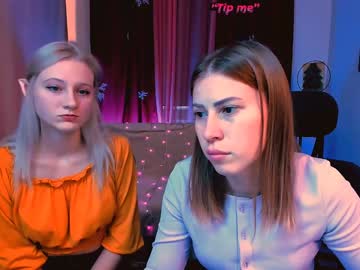 Molly_Hots Chaturbate stream image from December 22, 2024