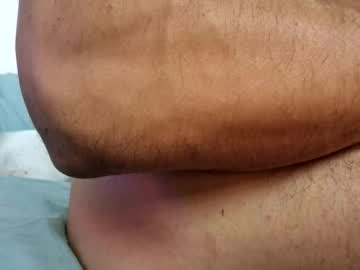 Simraf22 Chaturbate stream image from December 22, 2024
