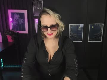 _Queen_Anna Chaturbate stream image from December 22, 2024