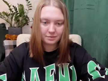 Emilywooow Chaturbate stream image from December 22, 2024