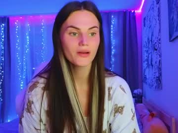 Idealova Chaturbate stream image from December 22, 2024