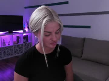 Nia_Blondie Chaturbate stream image from December 22, 2024