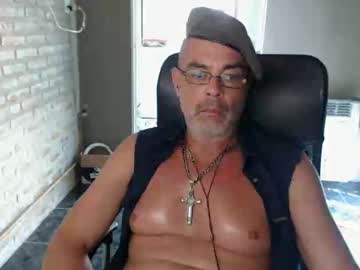 Machobuscador Chaturbate stream image from December 22, 2024