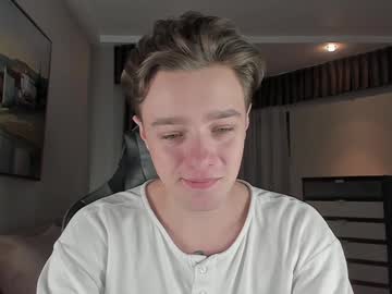 Manycummers Chaturbate stream image from December 22, 2024