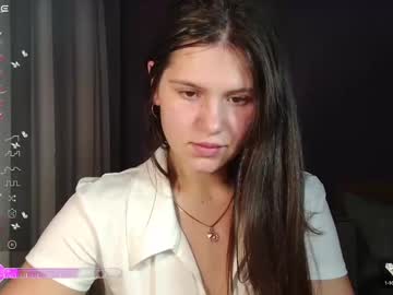 Bellaelya Chaturbate stream image from December 22, 2024