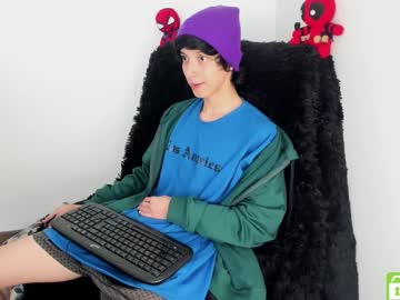 Bumblubee Chaturbate stream image from December 22, 2024