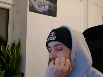 2323gary Chaturbate stream image from December 22, 2024