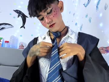 Andrew_Uwu_ Chaturbate stream image from December 22, 2024