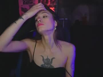 Kerrie_Crystal Chaturbate stream image from December 22, 2024