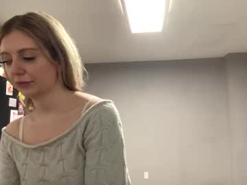 Lilymae98 Chaturbate stream image from December 22, 2024