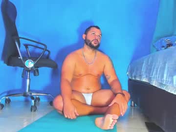 Momartial Chaturbate stream image from December 22, 2024