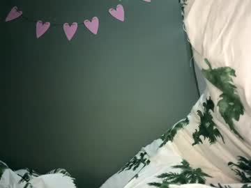 Hungry_Bunnyyyy Chaturbate stream image from December 22, 2024