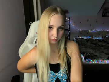Singlemother5619 Chaturbate stream image from December 22, 2024