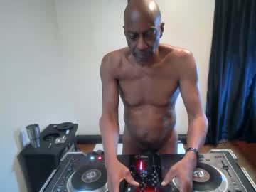 Longcock4you8686 Chaturbate stream image from December 23, 2024
