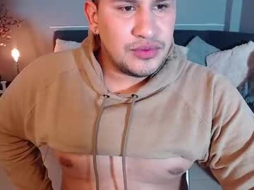 S_Lunaticos Chaturbate stream image from December 23, 2024
